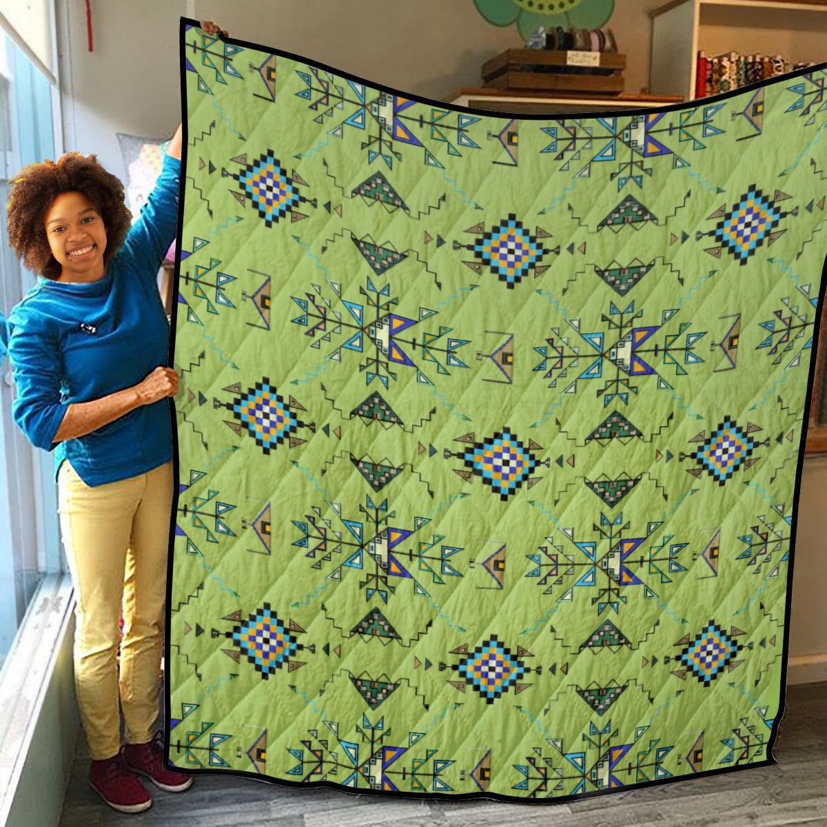 Bear Shield Green Lightweight & Breathable Quilt With Edge-wrapping Strips