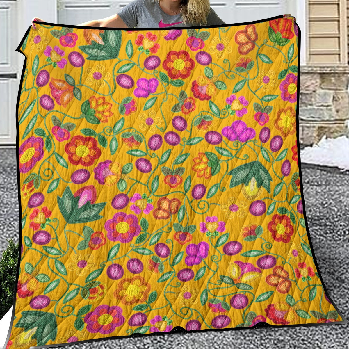 Boreal Bounty Dark Yellow Lightweight & Breathable Quilt With Edge-wrapping Strips