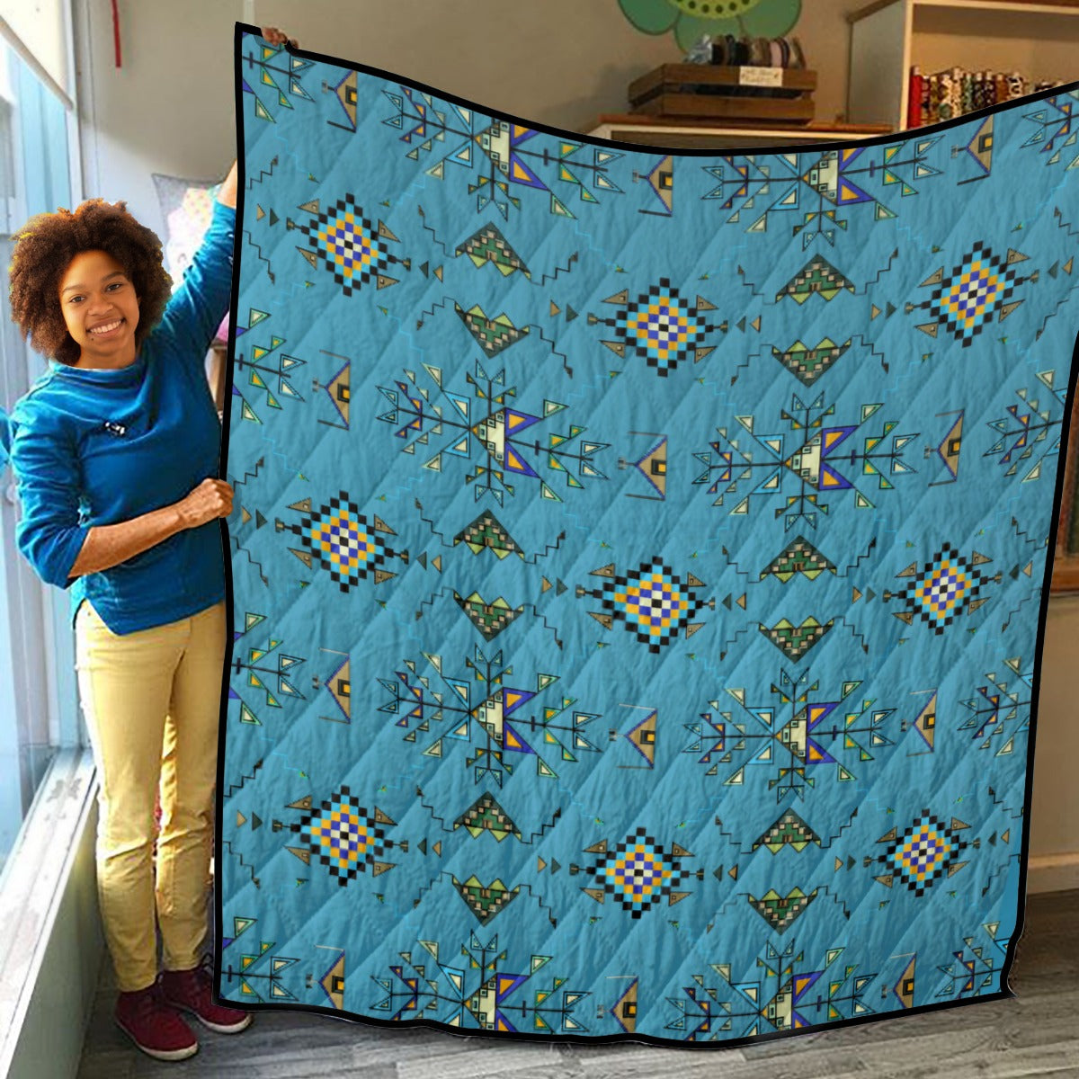 Bear Shield Blue Lightweight & Breathable Quilt With Edge-wrapping Strips