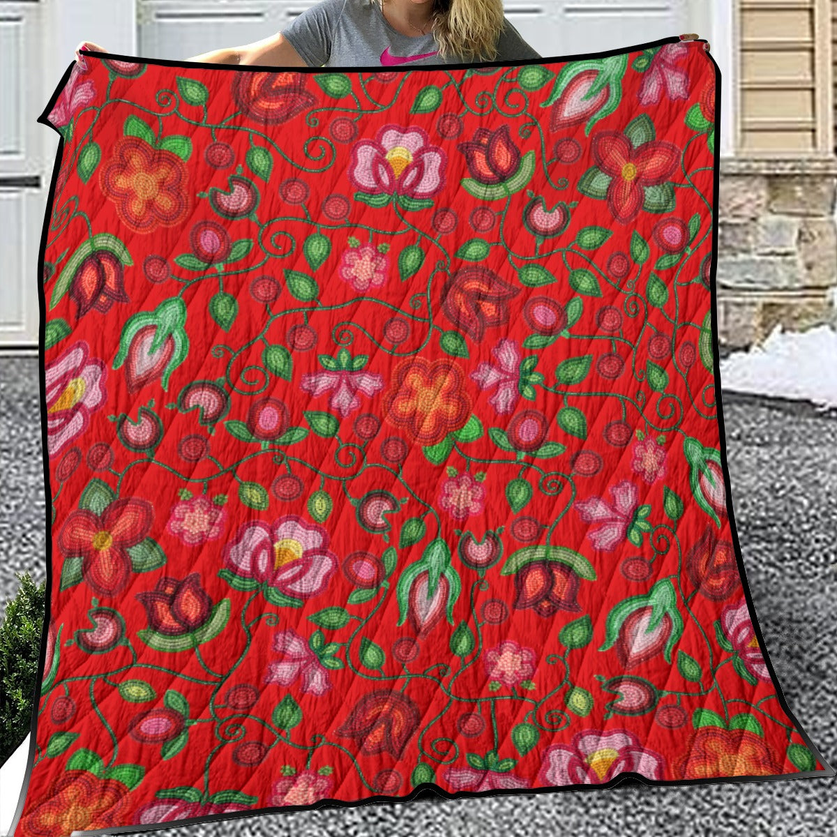 Rose Reverie Red Lightweight & Breathable Quilt With Edge-wrapping Strips