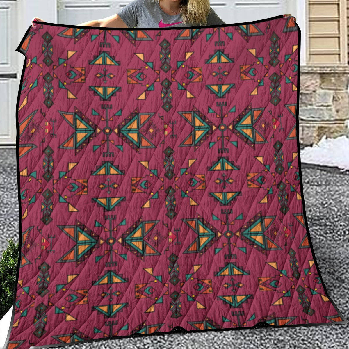 Arrow Dawn Maroon Lightweight & Breathable Quilt With Edge-wrapping Strips