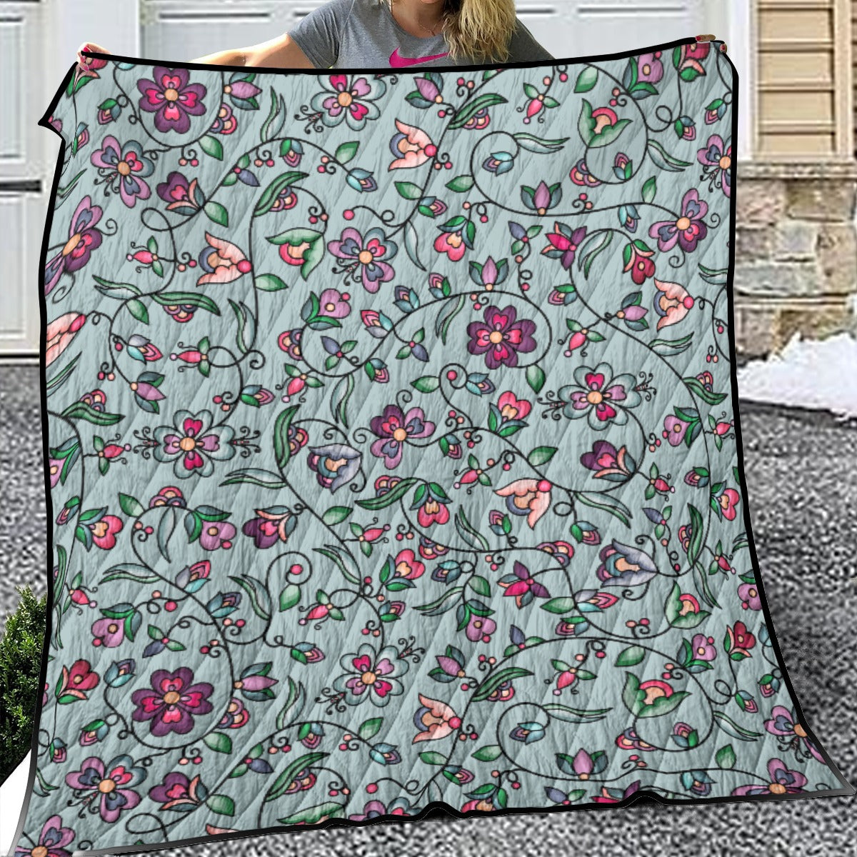 Amber Evening Garland Turquoise Lightweight & Breathable Quilt With Edge-wrapping Strips