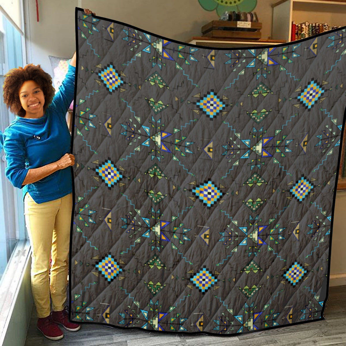 Bear Shield Gray Lightweight & Breathable Quilt With Edge-wrapping Strips