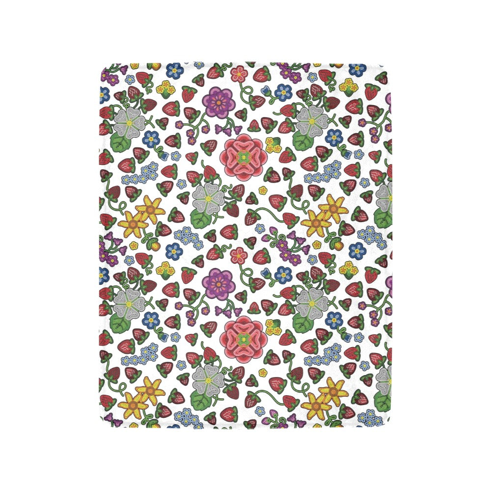 Berry Pop White Ultra-Soft Micro Fleece Blanket 40"x50"