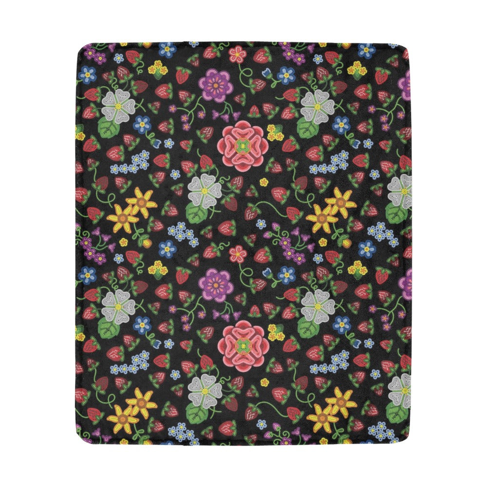 Berry Pop Midnight Ultra-Soft Micro Fleece Blanket 50"x60"