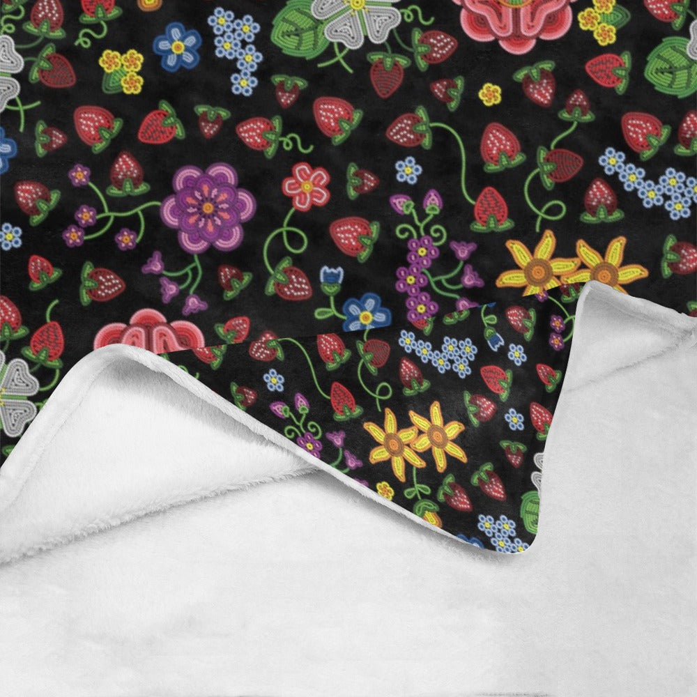 Berry Pop Midnight Ultra-Soft Micro Fleece Blanket 60"x80"