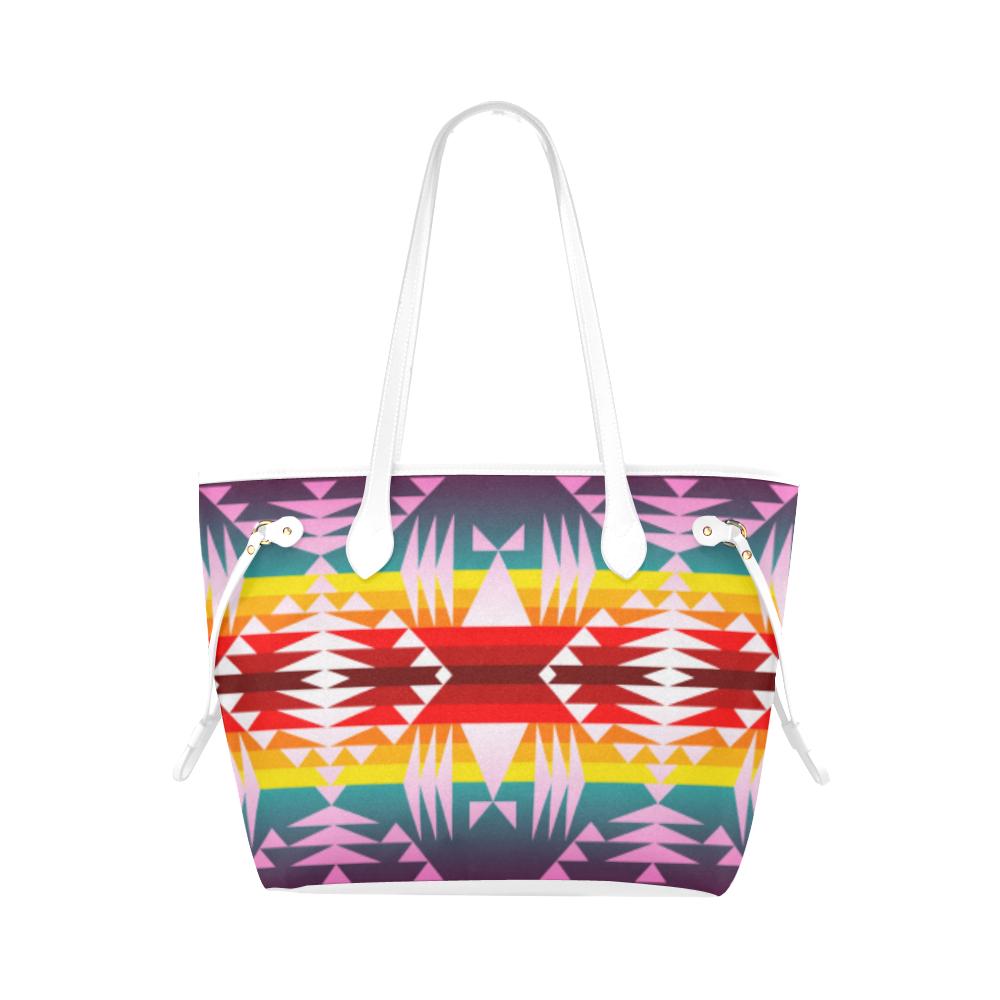 Between the Appalachian Mountains Clover Canvas Tote Bag (Model 1661) Clover Canvas Tote Bag (1661) e-joyer