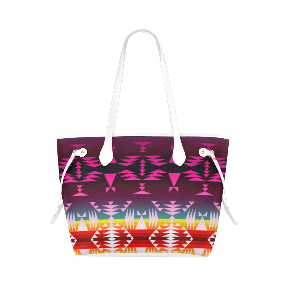 Between the Appalachian Mountains Clover Canvas Tote Bag (Model 1661) Clover Canvas Tote Bag (1661) e-joyer