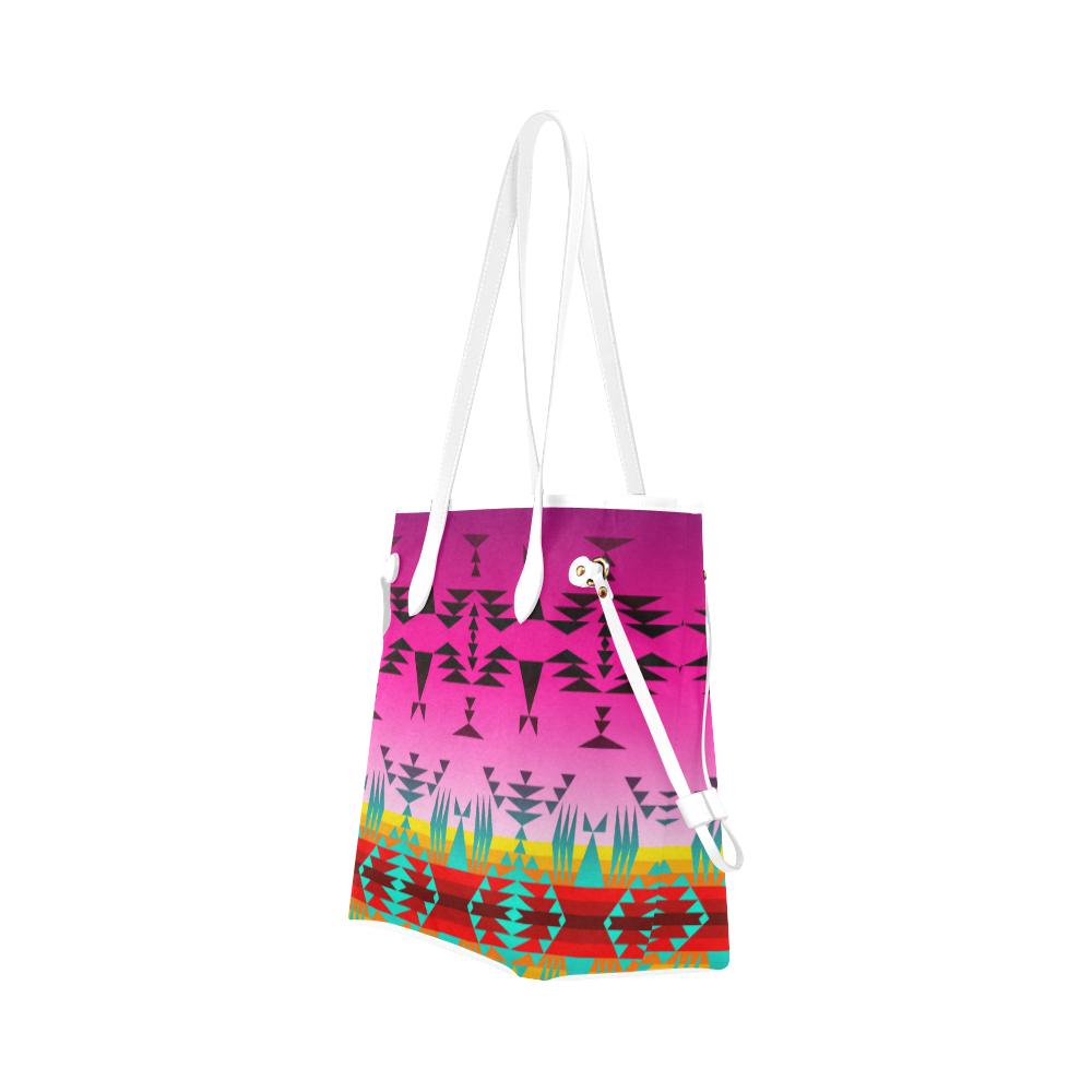 Between the Cascade Mountains Clover Canvas Tote Bag (Model 1661) Clover Canvas Tote Bag (1661) e-joyer