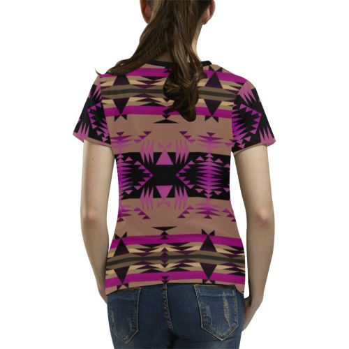Between the Mountains Berry All Over Print T-shirt for Women/Large Size (USA Size) (Model T40) All Over Print T-Shirt for Women/Large (T40) e-joyer