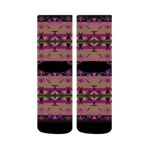 Between the Mountains Berry Crew Socks Crew Socks e-joyer