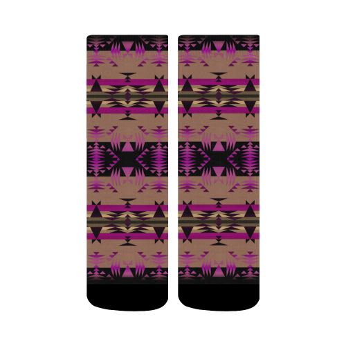 Between the Mountains Berry Crew Socks Crew Socks e-joyer