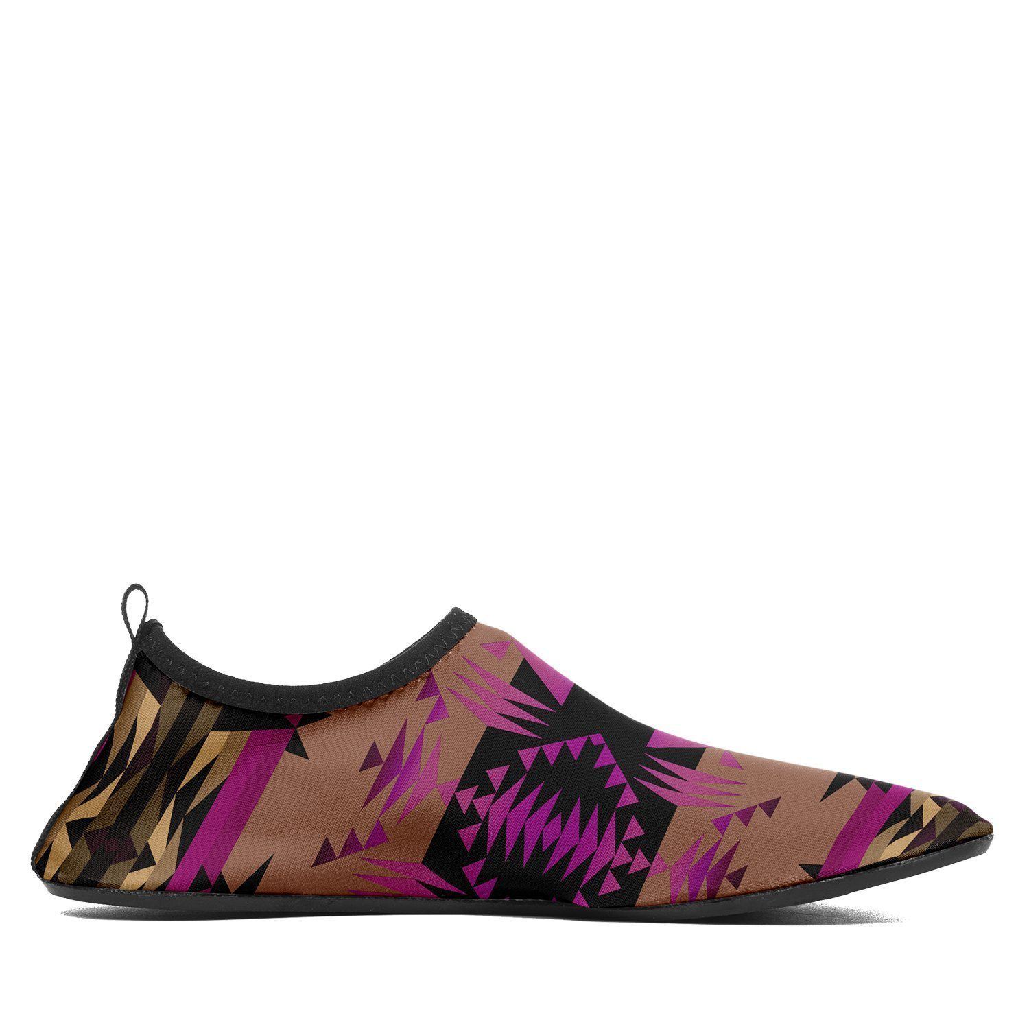 Between the Mountains Berry Sockamoccs Kid's Slip On Shoes 49 Dzine