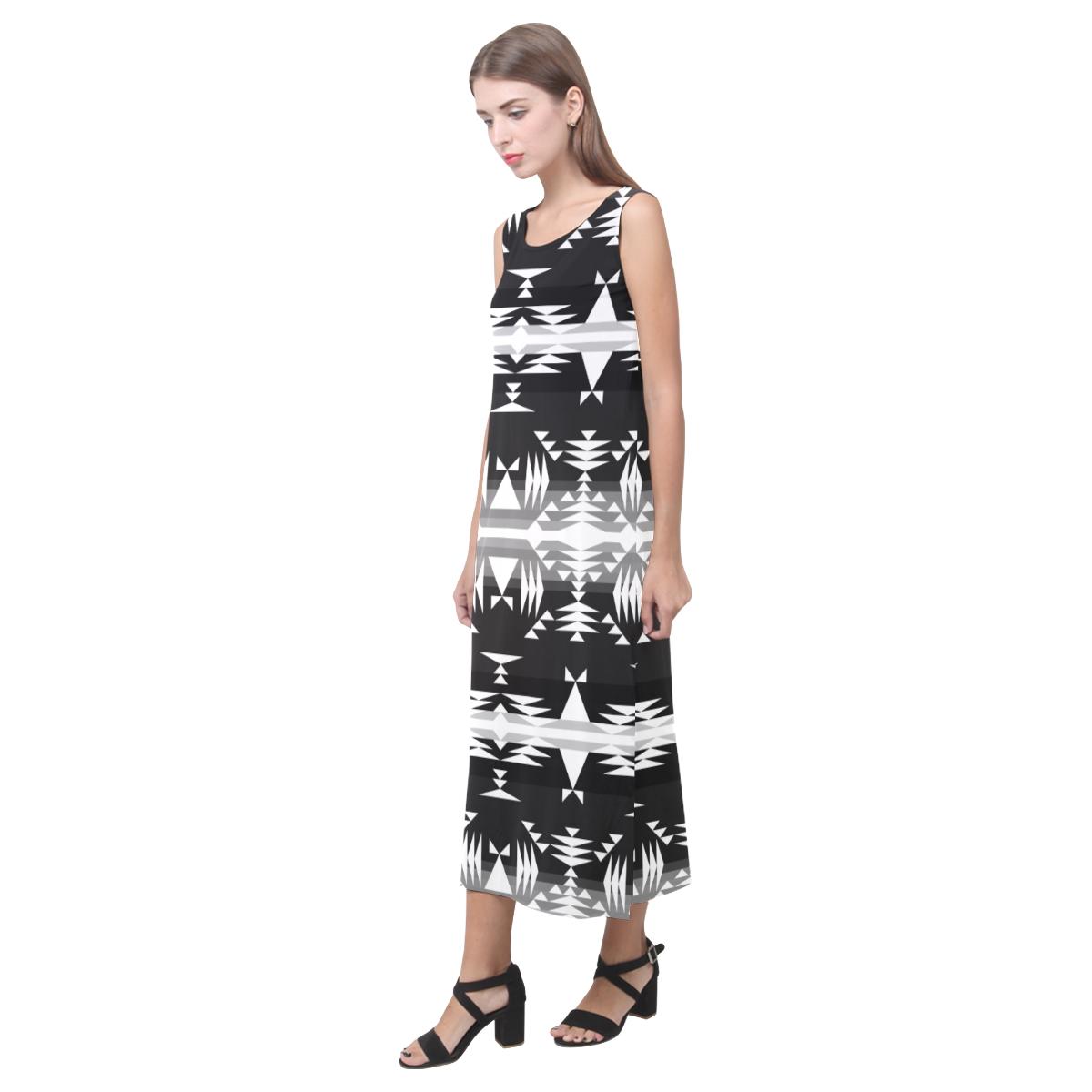 Between the Mountains Black and White Phaedra Sleeveless Open Fork Long Dress (Model D08) Phaedra Sleeveless Open Fork Long Dress (D08) e-joyer