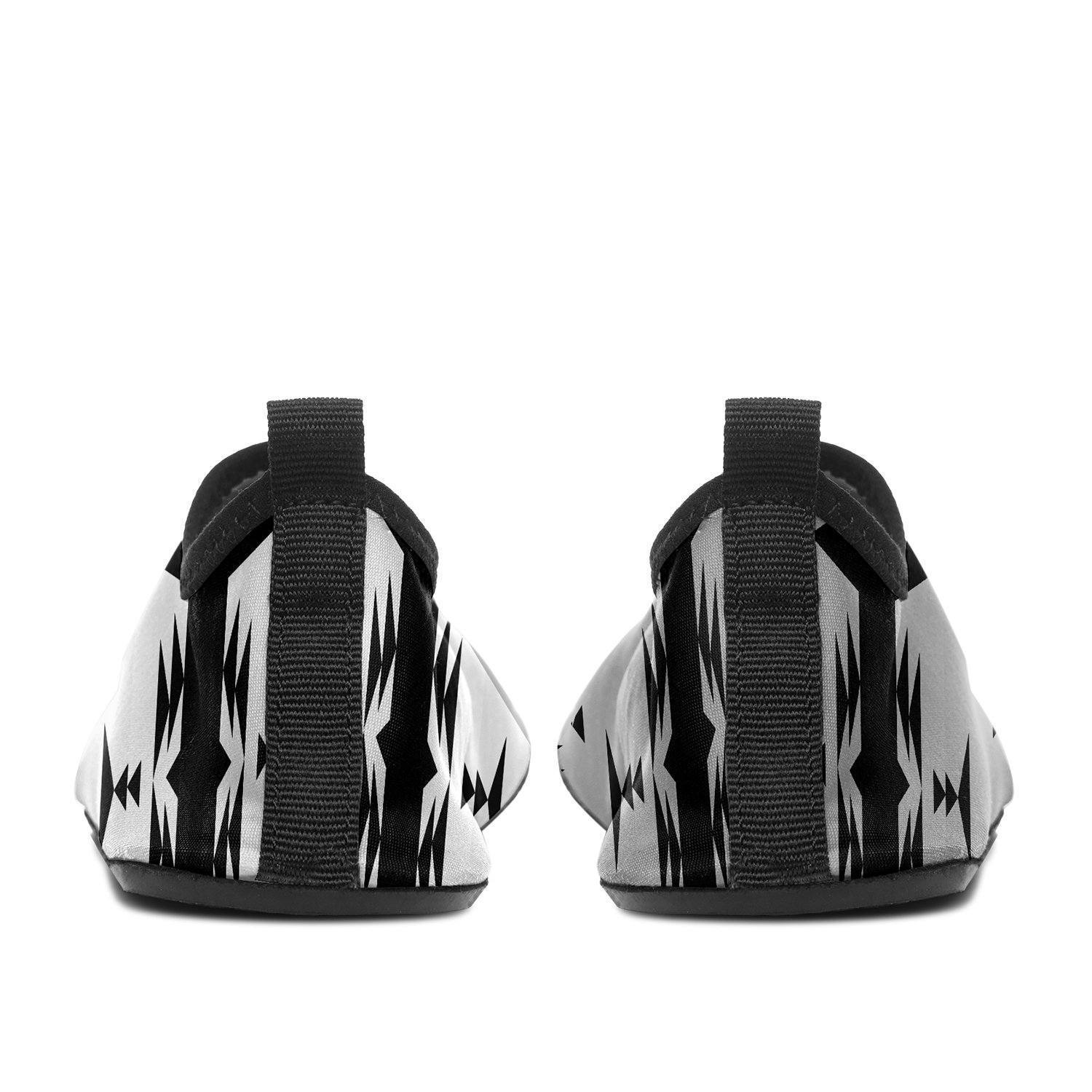 Between the Mountains White and Black Sockamoccs Kid's Slip On Shoes 49 Dzine