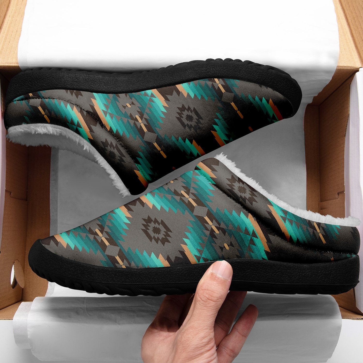 Cree Confederacy Ikinnii Indoor Slipper 49 Dzine
