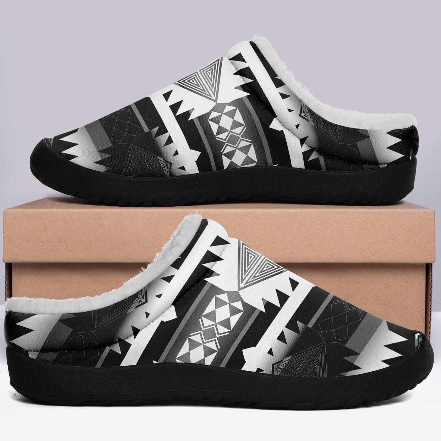 Okotoks Black and White Ikinnii Indoor Slipper 49 Dzine