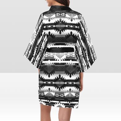 Okotoks Black and White Kimono Robe Artsadd