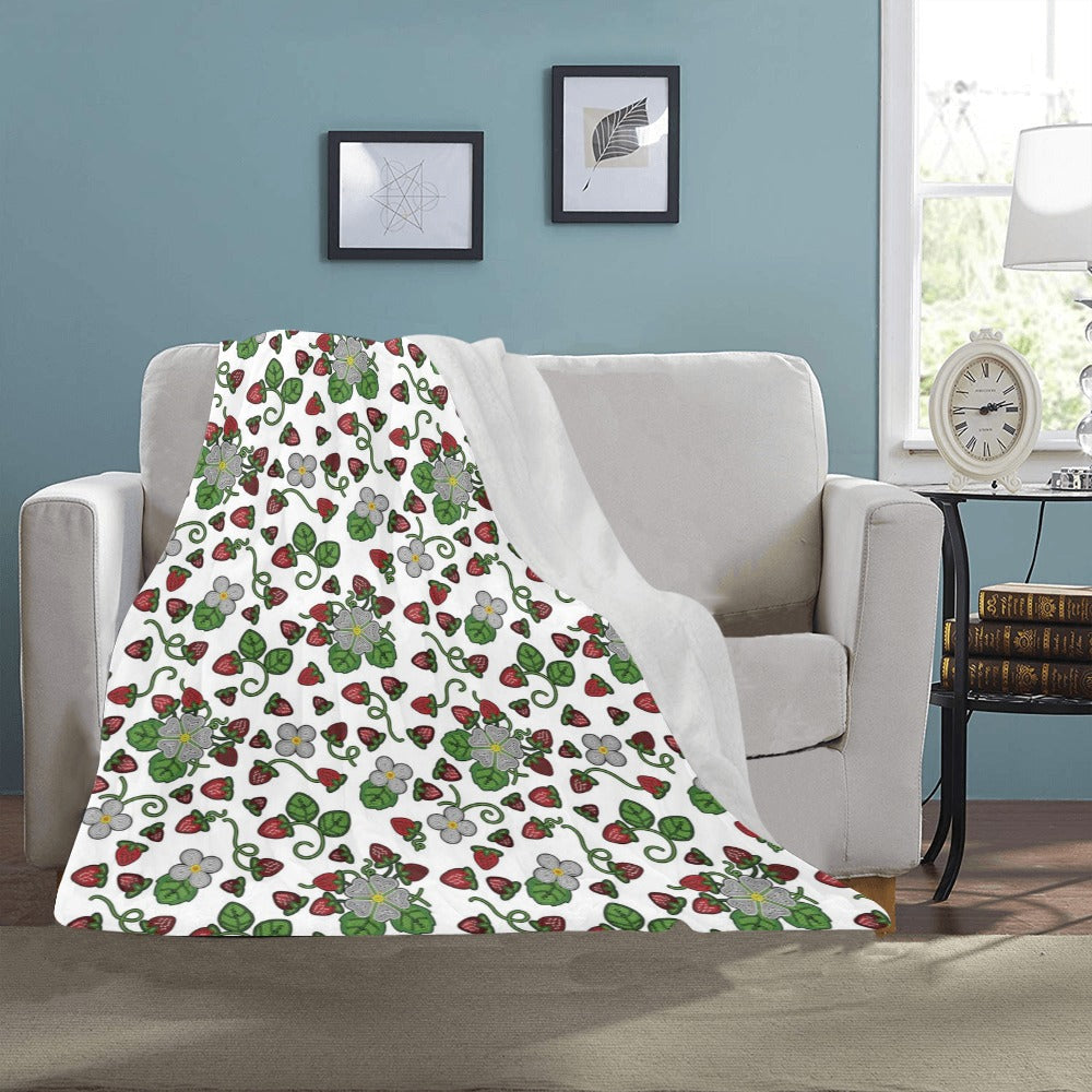 Strawberry Dreams White Ultra-Soft Micro Fleece Blanket 40"x50"