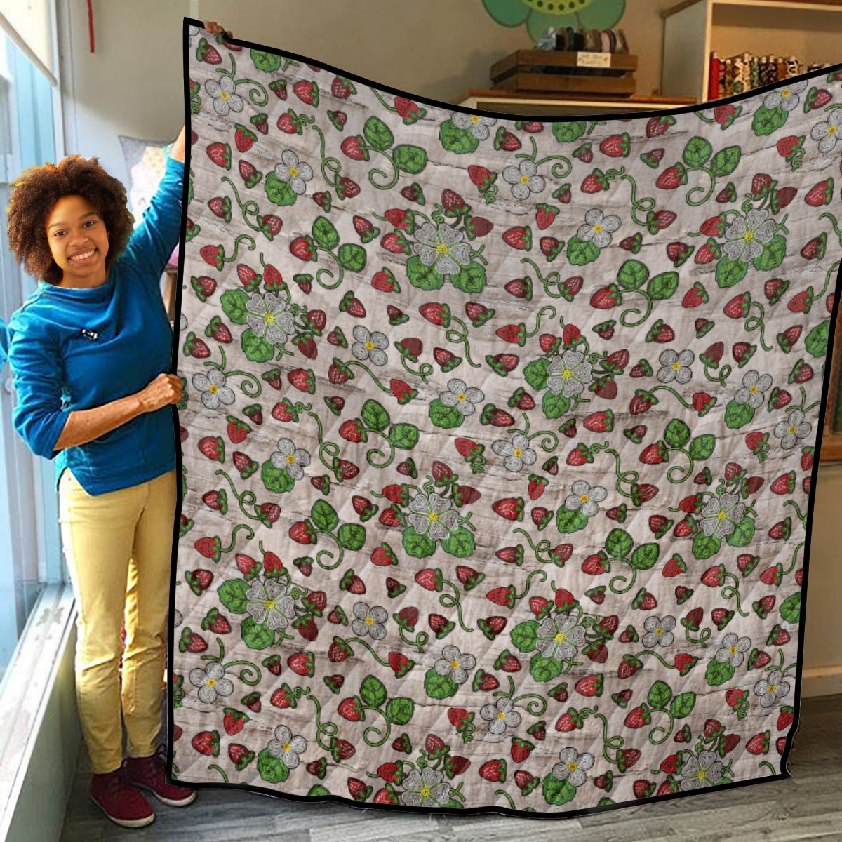 Strawberry Dreams Bright Birch Lightweight & Breathable Quilt With Edge-wrapping Strips