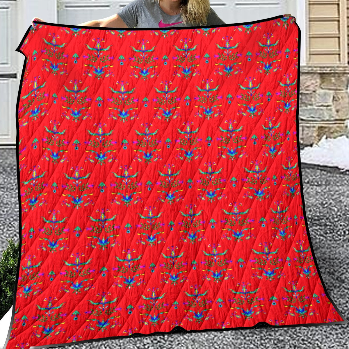 Dakota Damask Red Lightweight & Breathable Quilt With Edge-wrapping Strips
