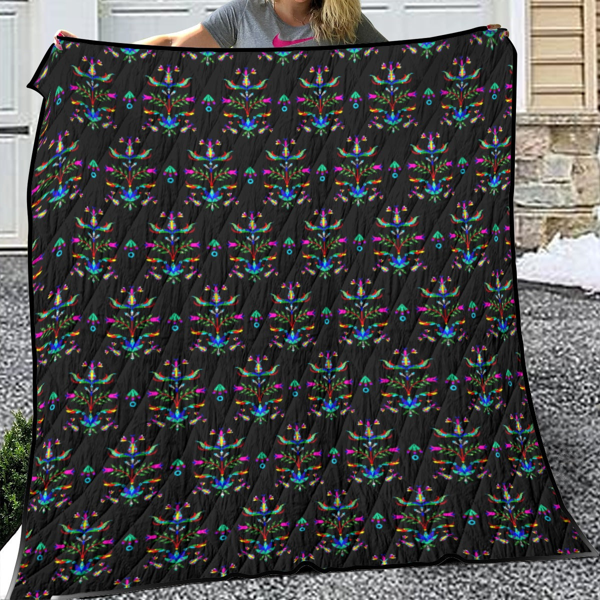 Dakota Damask Black Lightweight & Breathable Quilt With Edge-wrapping Strips
