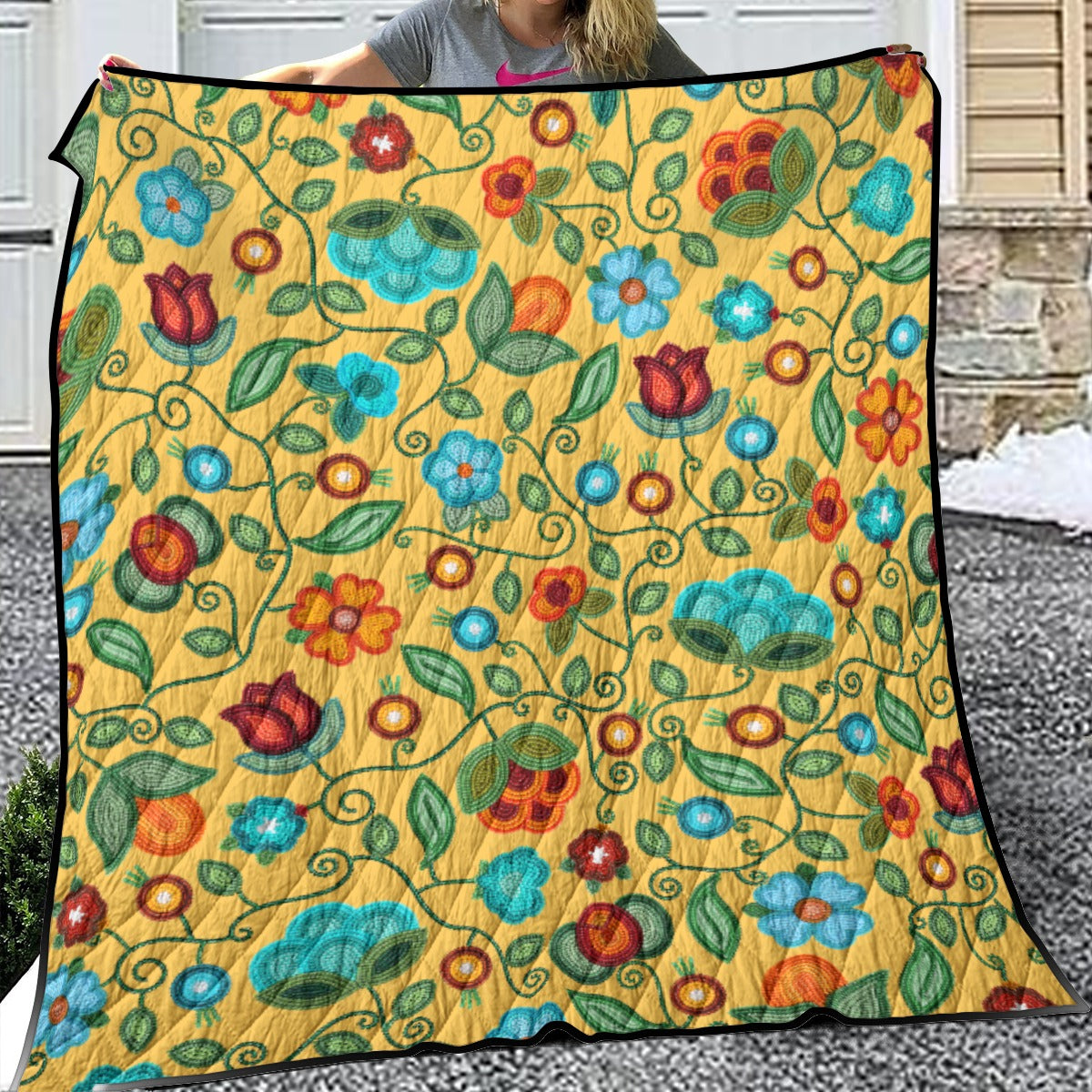 Prairie Fire Petals Honey Lightweight & Breathable Quilt With Edge-wrapping Strips