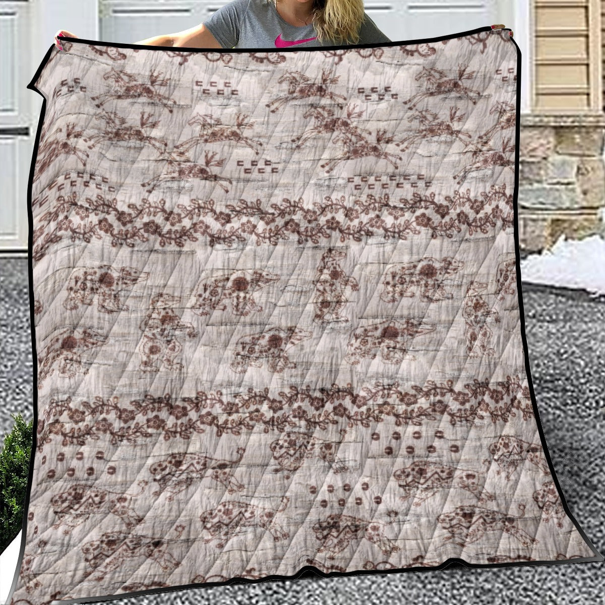 Sacred Run Lightweight & Breathable Quilt With Edge-wrapping Strips