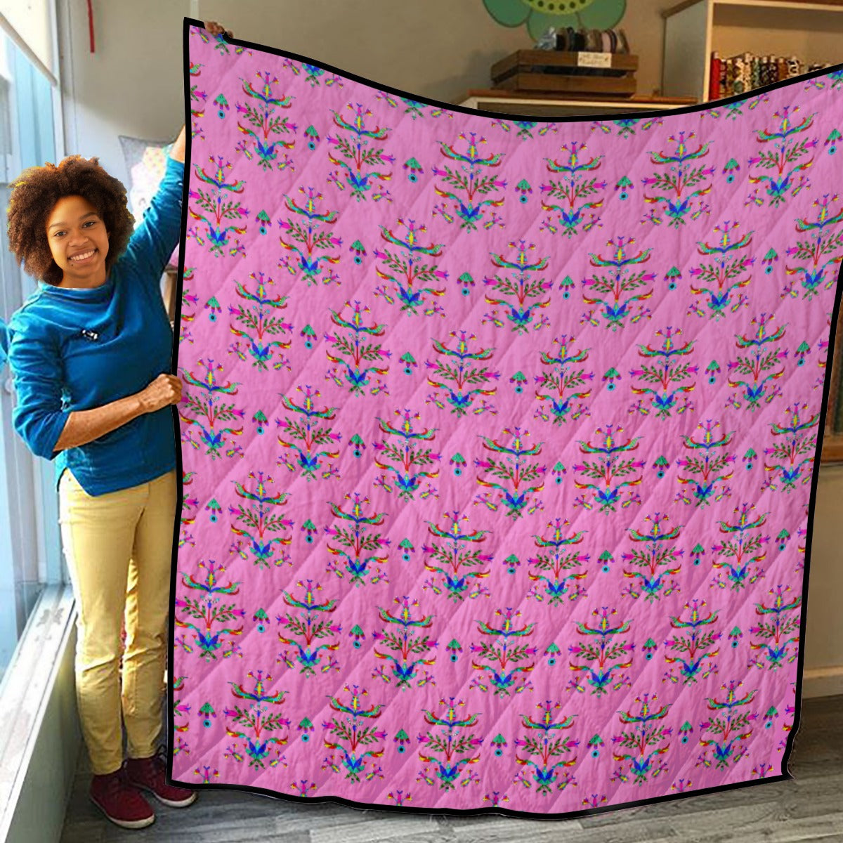 Dakota Damask Cheyenne Pink Lightweight & Breathable Quilt With Edge-wrapping Strips