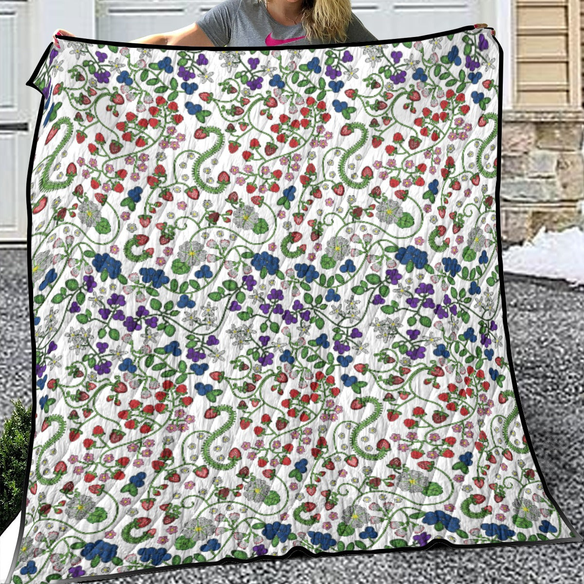 Grandmother Stories White Lightweight & Breathable Quilt With Edge-wrapping Strips