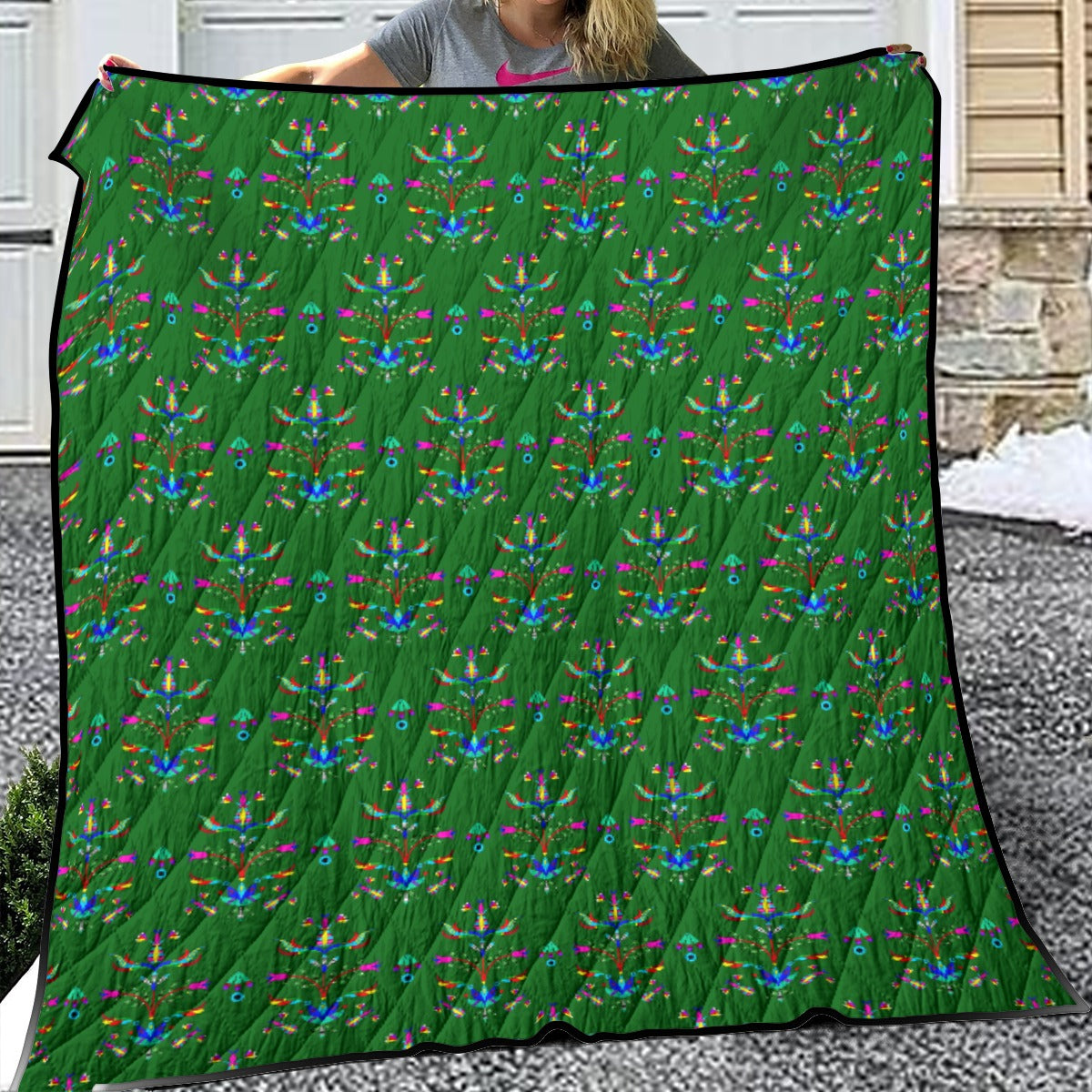 Dakota Damask Green Lightweight & Breathable Quilt With Edge-wrapping Strips
