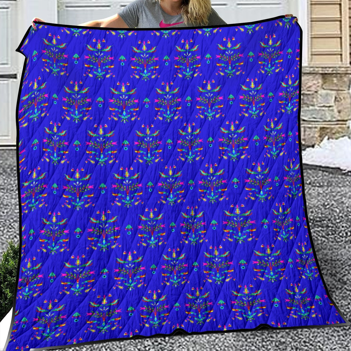 Dakota Damask Blue Lightweight & Breathable Quilt With Edge-wrapping Strips
