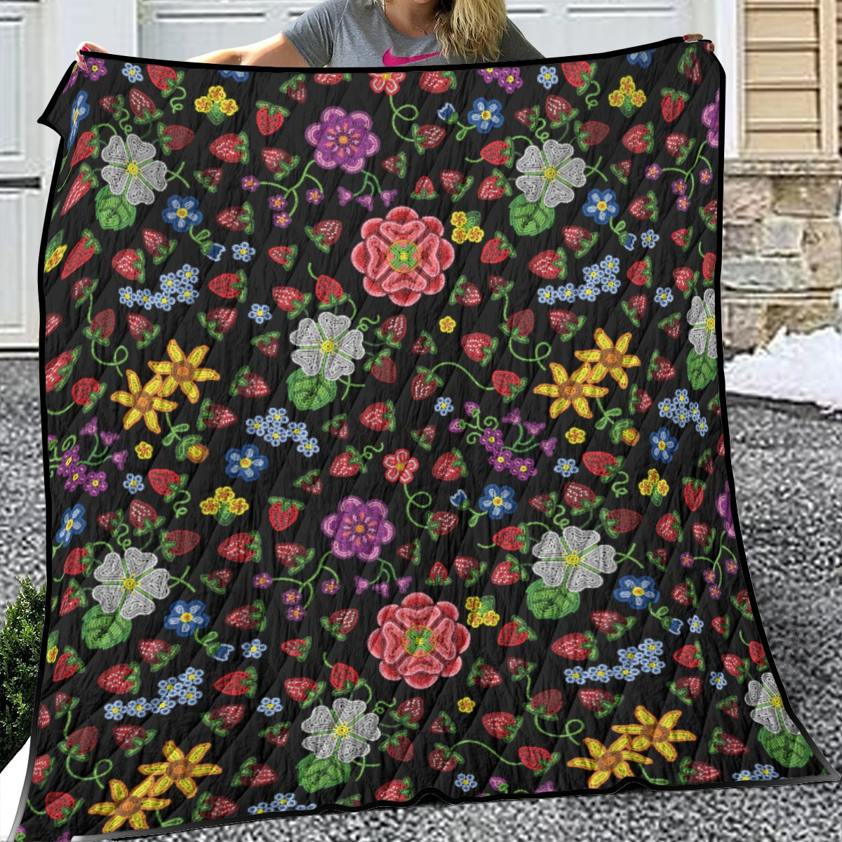 Berry Pop Midnight Lightweight & Breathable Quilt With Edge-wrapping Strips