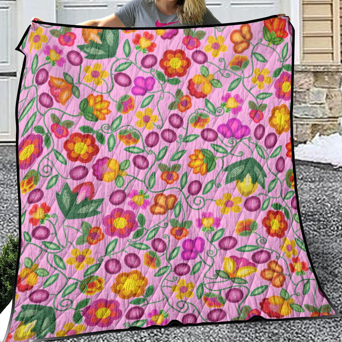 Boreal Bounty Pink Lightweight & Breathable Quilt With Edge-wrapping Strips