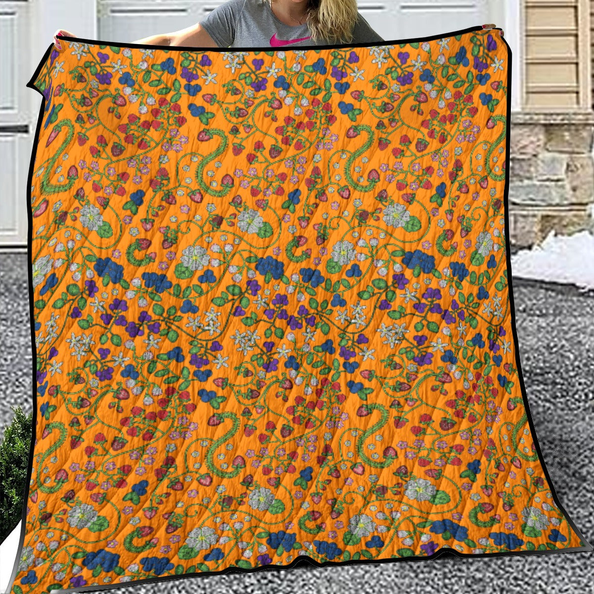 Grandmother Stories Carrot Lightweight & Breathable Quilt With Edge-wrapping Strips