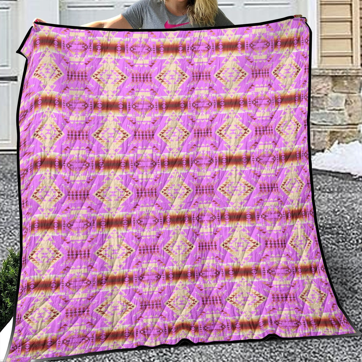 Gathering Earth Lilac Lightweight & Breathable Quilt With Edge-wrapping Strips