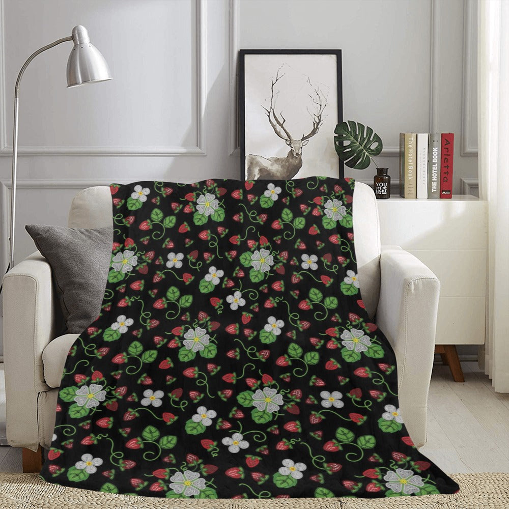 Strawberry Dreams Midnight Ultra-Soft Micro Fleece Blanket 60"x80"