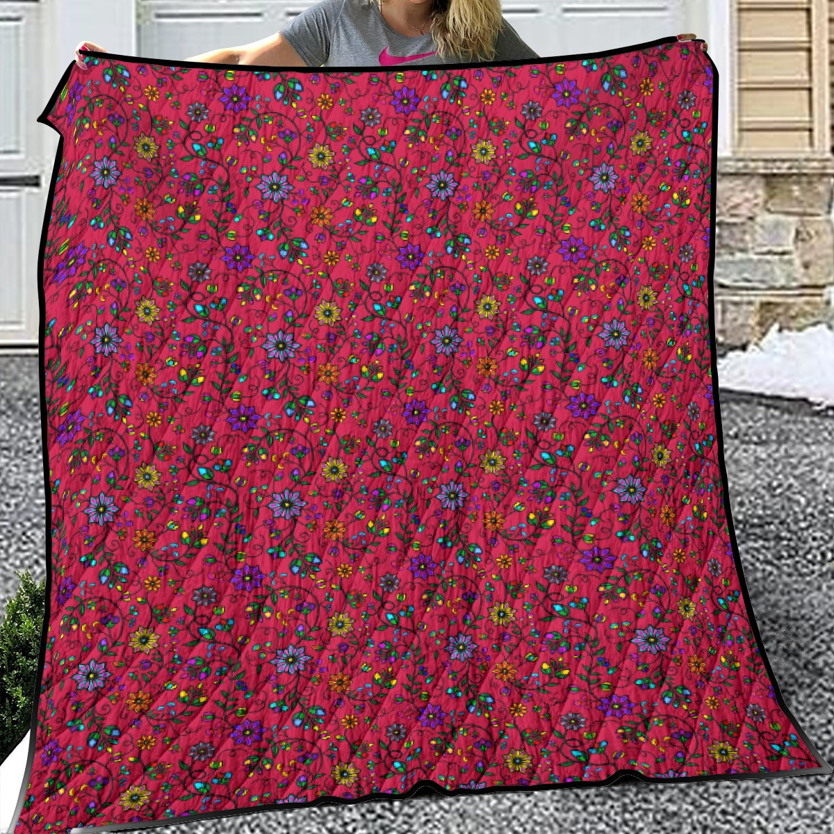 Prairie Paintbrush Passion Berry Lightweight & Breathable Quilt With Edge-wrapping Strips
