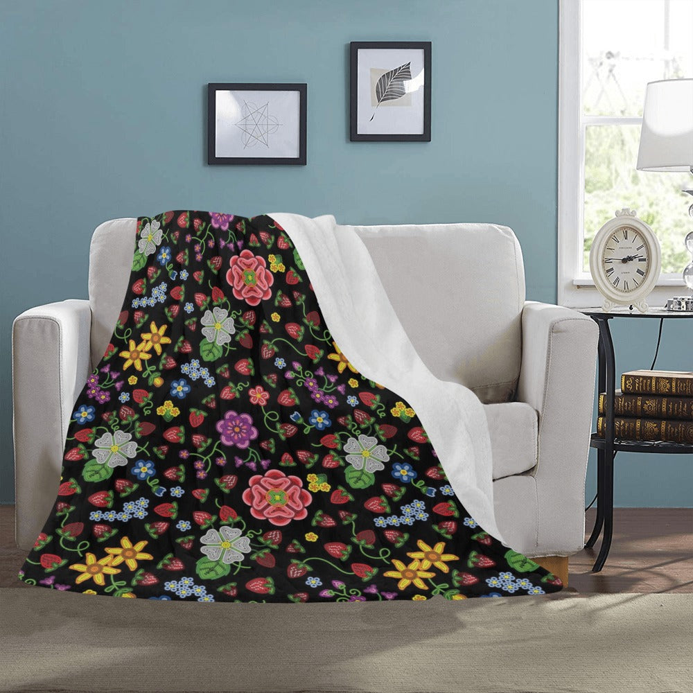 Berry Pop Midnight Ultra-Soft Micro Fleece Blanket 50"x60"