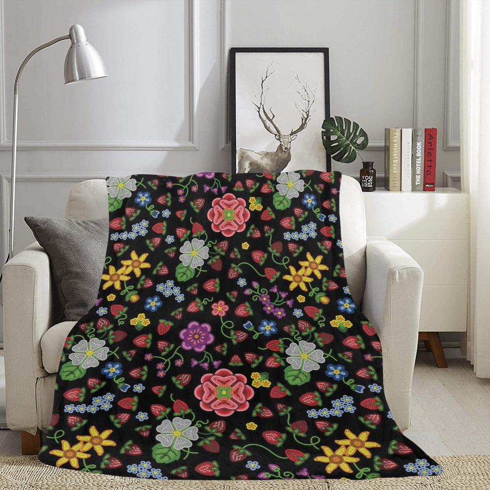 Berry Pop Midnight Ultra-Soft Micro Fleece Blanket 60"x80"