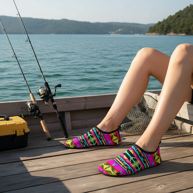 Between the Sunset Mountains Sockamoccs