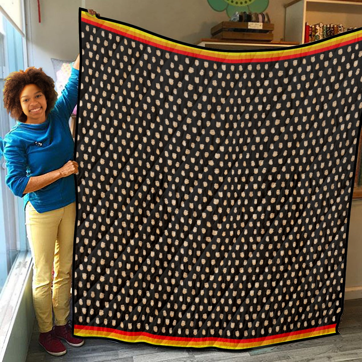 Elk Teeth on Black Lightweight & Breathable Quilt With Edge-wrapping Strips