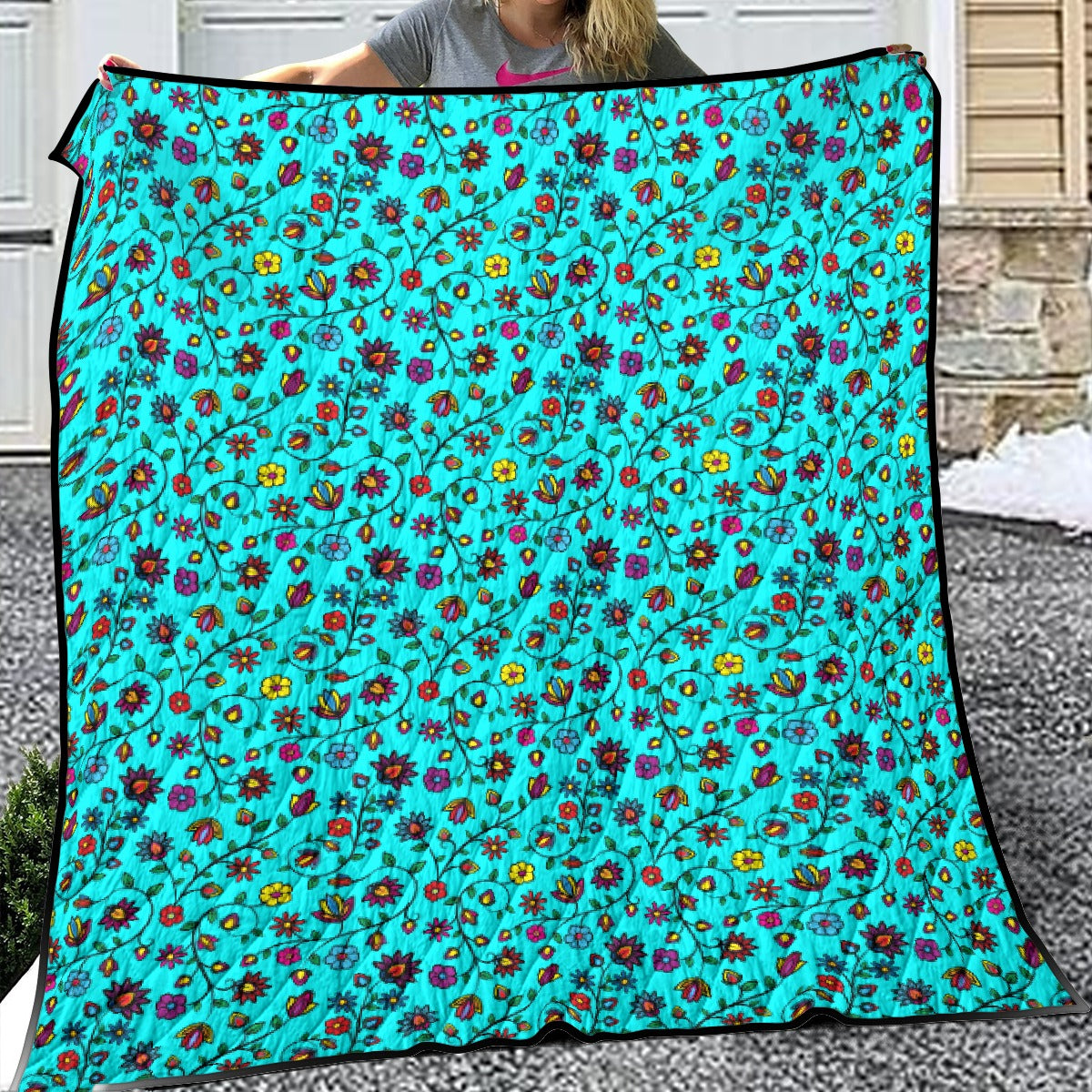 Nature's Nexus Turquoise Lightweight & Breathable Quilt With Edge-wrapping Strips