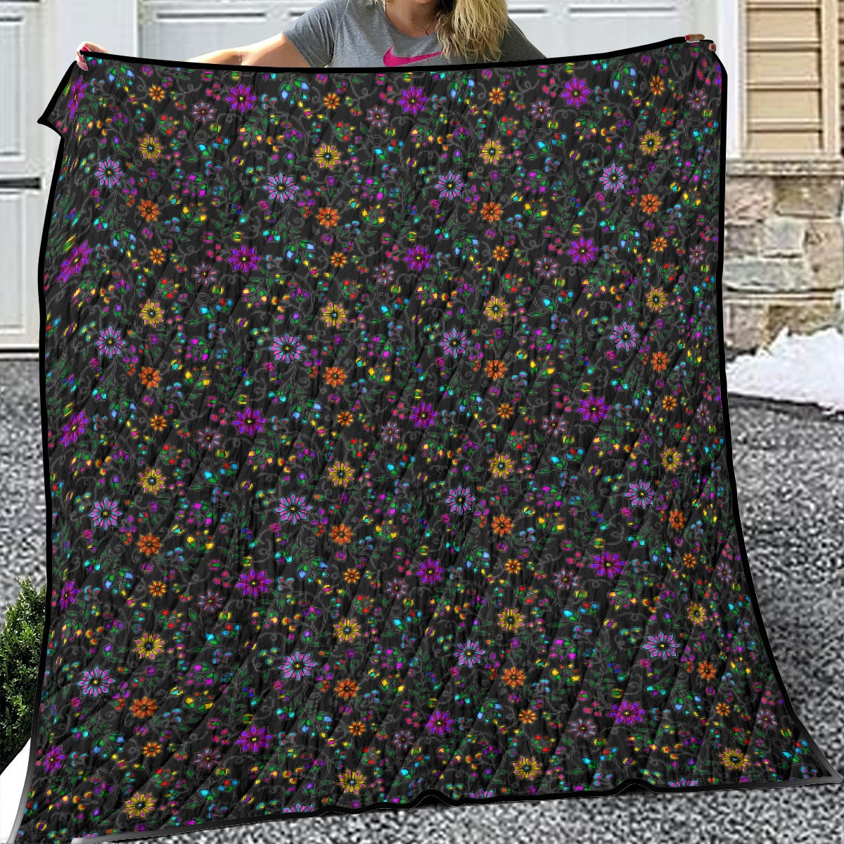 Prairie Paintbrush Black Lightweight & Breathable Quilt With Edge-wrapping Strips