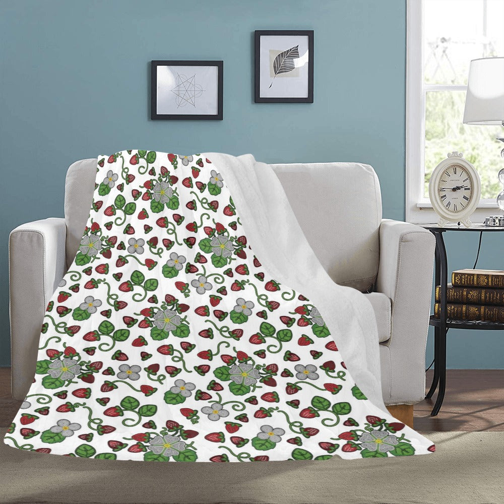 Strawberry Dreams White Ultra-Soft Micro Fleece Blanket 60"x80"