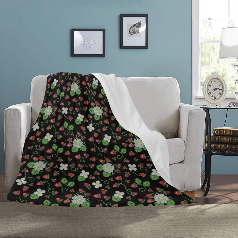 Strawberry Dreams Midnight Ultra-Soft Micro Fleece Blanket 50"x60"