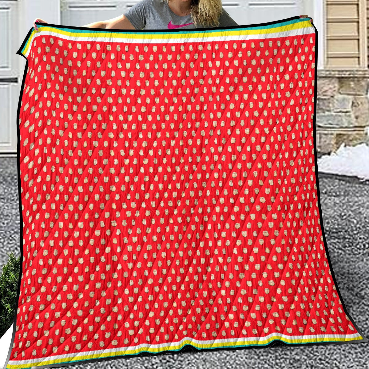 Elk Teeth on Red Lightweight & Breathable Quilt With Edge-wrapping Strips