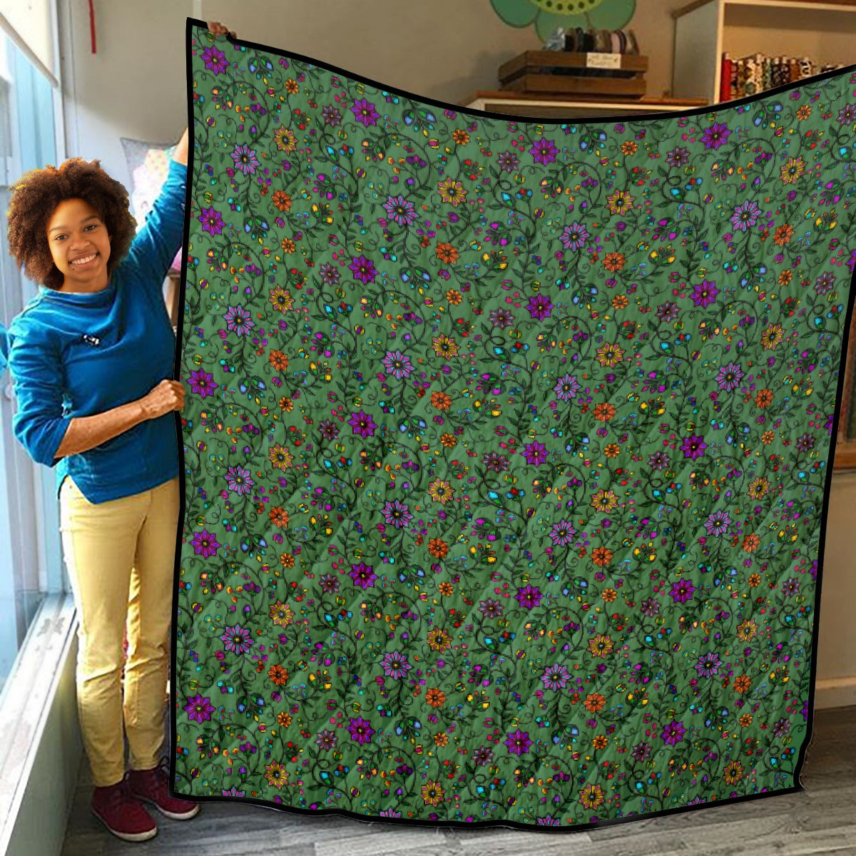 Prairie Paintbrush Sage Lightweight & Breathable Quilt With Edge-wrapping Strips
