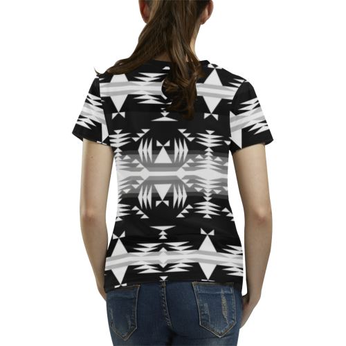 Between the Mountains Black and White All Over Print T-shirt for Women/Large Size (USA Size) (Model T40) All Over Print T-Shirt for Women/Large (T40) e-joyer 