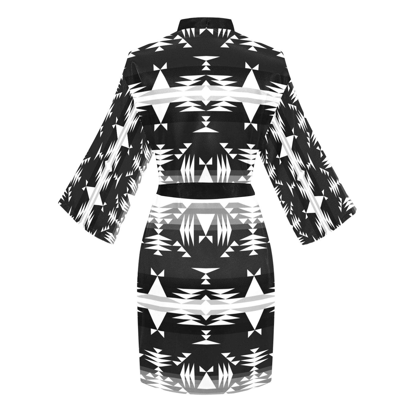 Between the Mountains Black and White Long Sleeve Kimono Robe Long Sleeve Kimono Robe e-joyer 